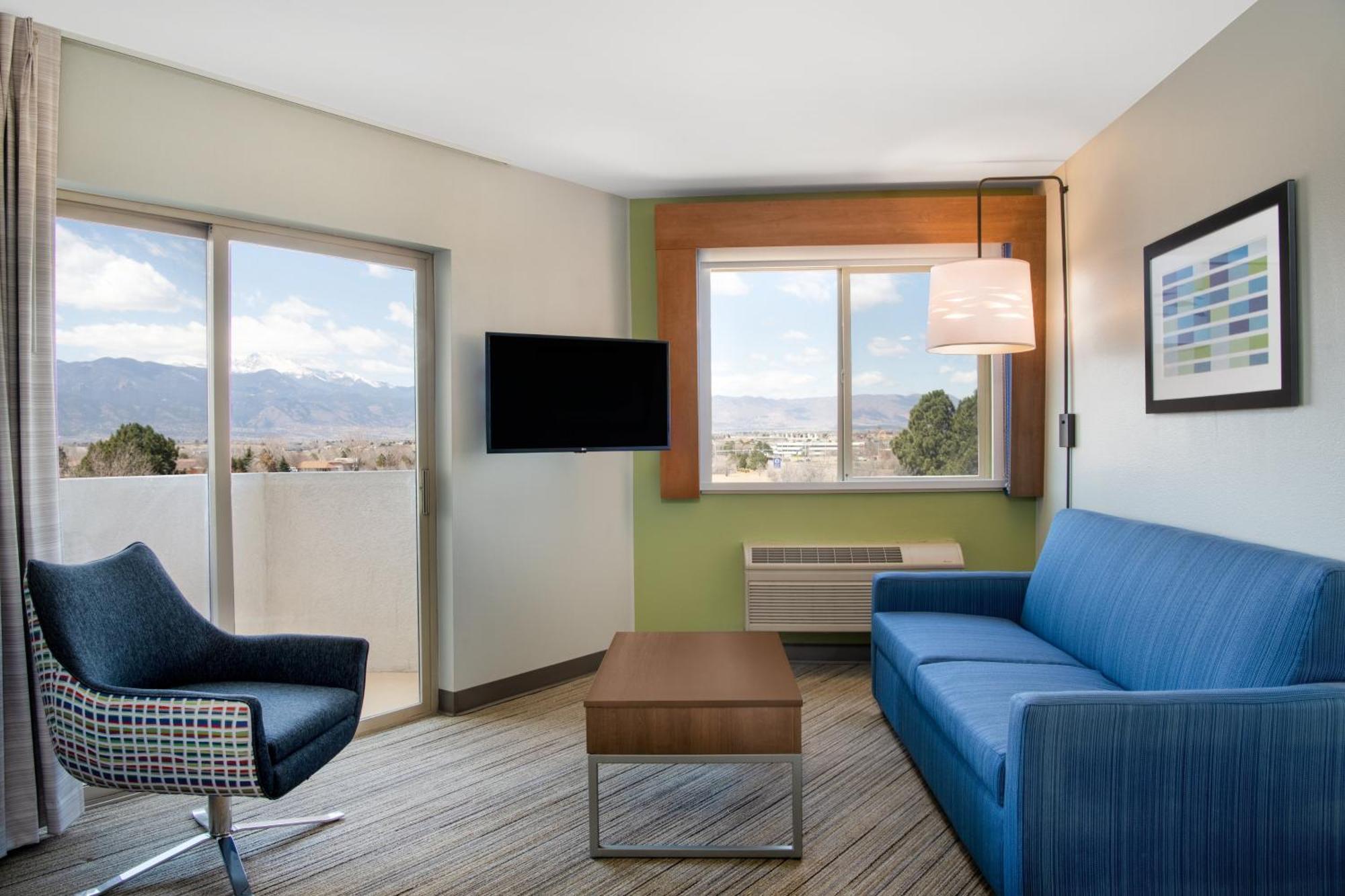 Holiday Inn Express & Suites Colorado Springs-Airport By Ihg Extérieur photo