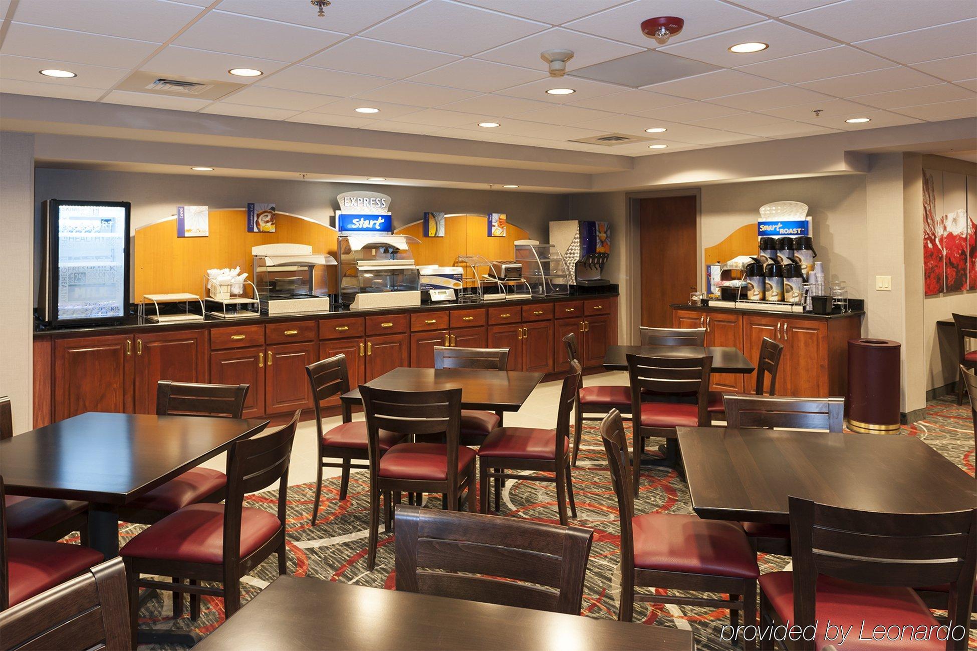 Holiday Inn Express & Suites Colorado Springs-Airport By Ihg Extérieur photo
