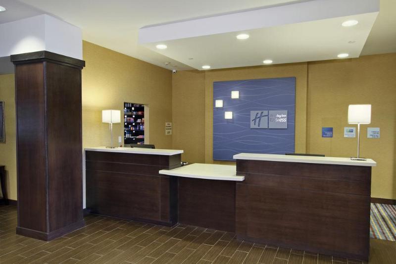Holiday Inn Express & Suites Colorado Springs-Airport By Ihg Extérieur photo