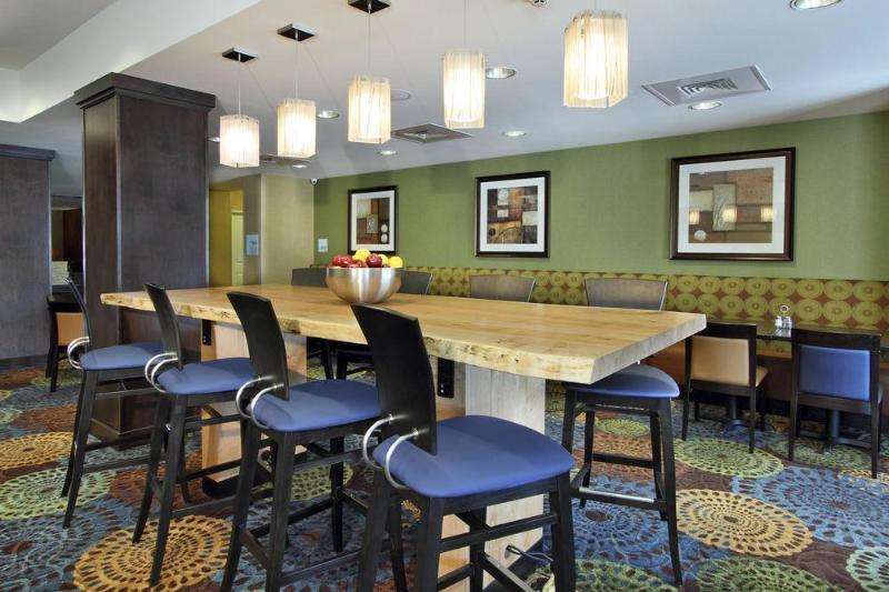 Holiday Inn Express & Suites Colorado Springs-Airport By Ihg Extérieur photo