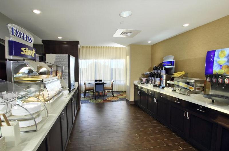 Holiday Inn Express & Suites Colorado Springs-Airport By Ihg Extérieur photo